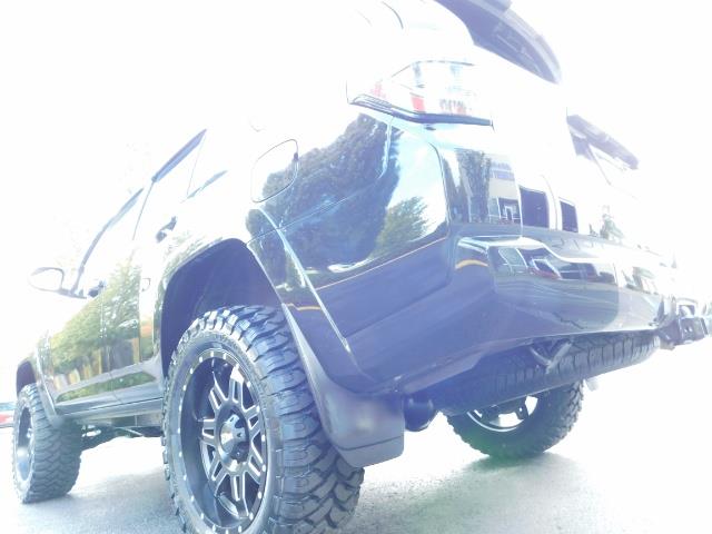 2016 Toyota 4Runner SR5 / 4WD / Navi / Backup Camera/ LIFTED LIFTED - Photo 42 - Portland, OR 97217