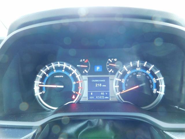 2016 Toyota 4Runner SR5 / 4WD / Navi / Backup Camera/ LIFTED LIFTED - Photo 38 - Portland, OR 97217