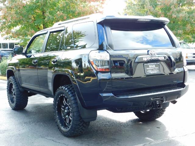 2016 Toyota 4Runner SR5 / 4WD / Navi / Backup Camera/ LIFTED LIFTED - Photo 7 - Portland, OR 97217