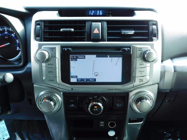2016 Toyota 4Runner SR5 / 4WD / Navi / Backup Camera/ LIFTED LIFTED - Photo 17 - Portland, OR 97217