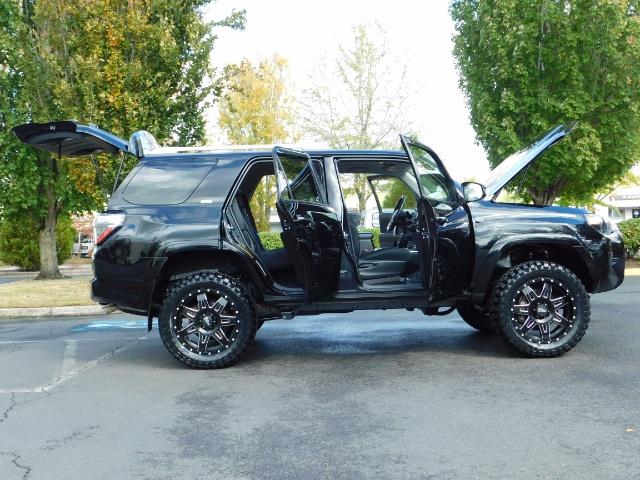 2016 Toyota 4Runner SR5 / 4WD / Navi / Backup Camera/ LIFTED LIFTED - Photo 23 - Portland, OR 97217