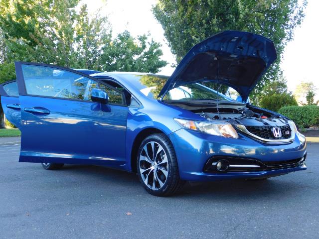 2013 Honda Civic Si / Spoiler / Sunroof / 6-SPEED MANUAL / 1-OWNER - Photo 31 - Portland, OR 97217