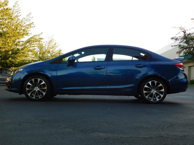 2013 Honda Civic Si / Spoiler / Sunroof / 6-SPEED MANUAL / 1-OWNER - Photo 3 - Portland, OR 97217