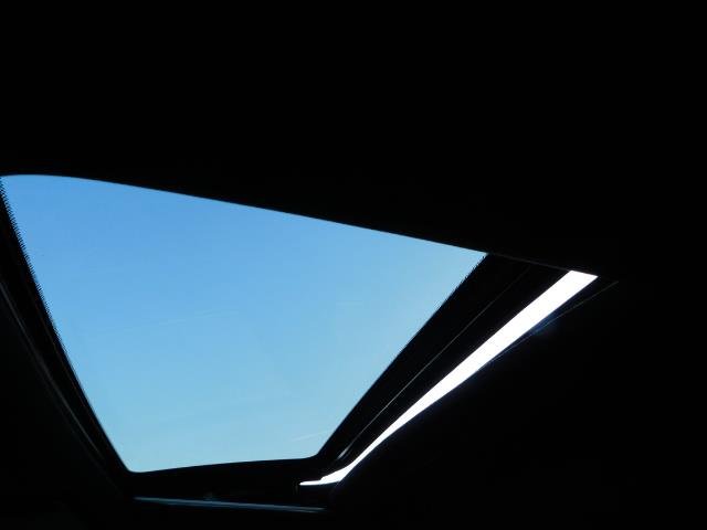 2013 Honda Civic Si / Spoiler / Sunroof / 6-SPEED MANUAL / 1-OWNER - Photo 22 - Portland, OR 97217