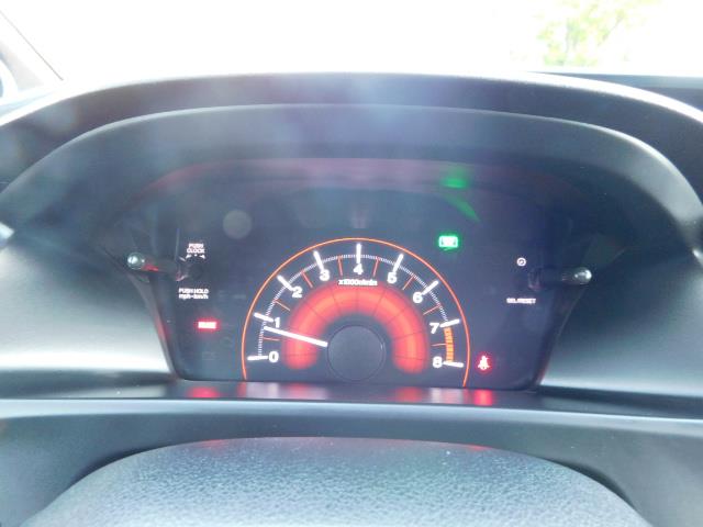2013 Honda Civic Si / Spoiler / Sunroof / 6-SPEED MANUAL / 1-OWNER - Photo 38 - Portland, OR 97217