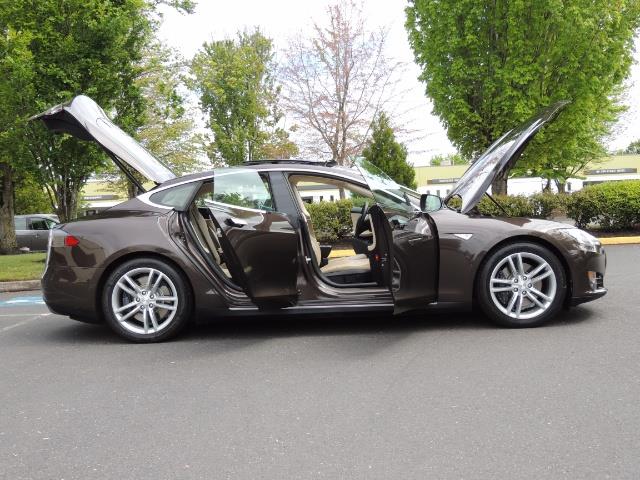 2013 Tesla Model S Signature 85kWh / Panorama Roof / Navigation / - Photo 30 - Portland, OR 97217