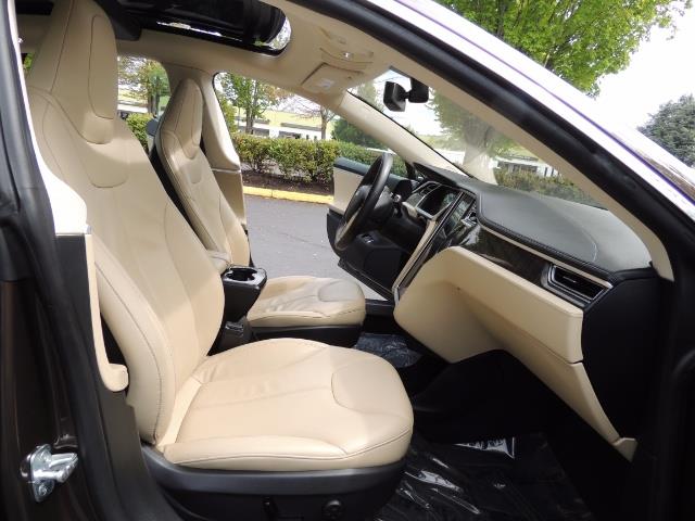 2013 Tesla Model S Signature 85kWh / Panorama Roof / Navigation / - Photo 17 - Portland, OR 97217