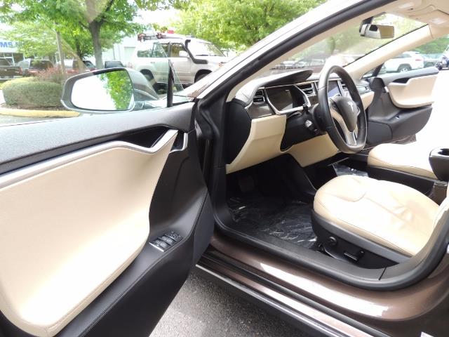 2013 Tesla Model S Signature 85kWh / Panorama Roof / Navigation / - Photo 13 - Portland, OR 97217