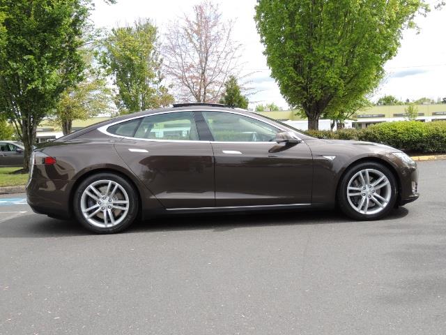 2013 Tesla Model S Signature 85kWh / Panorama Roof / Navigation / - Photo 4 - Portland, OR 97217