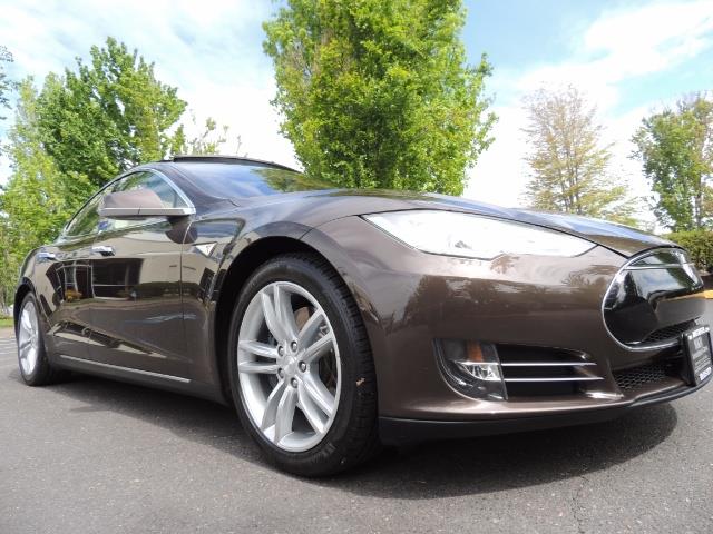 2013 Tesla Model S Signature 85kWh / Panorama Roof / Navigation / - Photo 10 - Portland, OR 97217