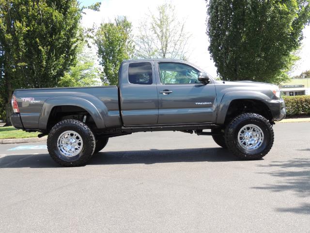 2012 Toyota Tacoma V6 / TRD SPORT / 4X4 / LIFTED LIFTED - Photo 4 - Portland, OR 97217
