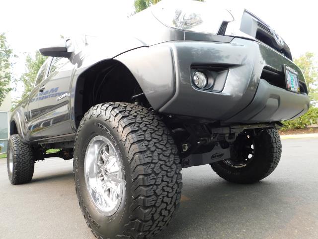 2012 Toyota Tacoma V6 / TRD SPORT / 4X4 / LIFTED LIFTED - Photo 12 - Portland, OR 97217
