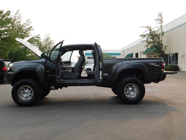 2012 Toyota Tacoma V6 / TRD SPORT / 4X4 / LIFTED LIFTED - Photo 26 - Portland, OR 97217