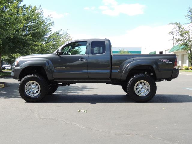 2012 Toyota Tacoma V6 / TRD SPORT / 4X4 / LIFTED LIFTED - Photo 3 - Portland, OR 97217