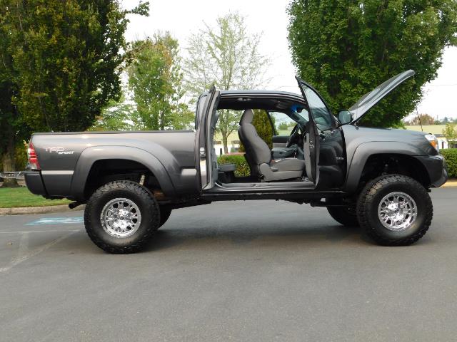 2012 Toyota Tacoma V6 / TRD SPORT / 4X4 / LIFTED LIFTED - Photo 30 - Portland, OR 97217
