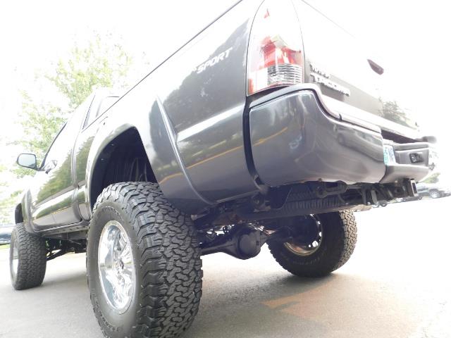2012 Toyota Tacoma V6 / TRD SPORT / 4X4 / LIFTED LIFTED - Photo 9 - Portland, OR 97217