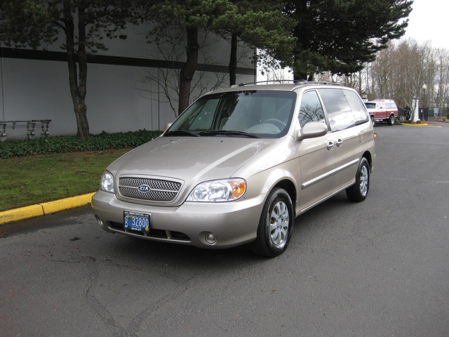 2005 Kia Sedona LX Minivan V6 Automatic 3RD Seat. Low Miles