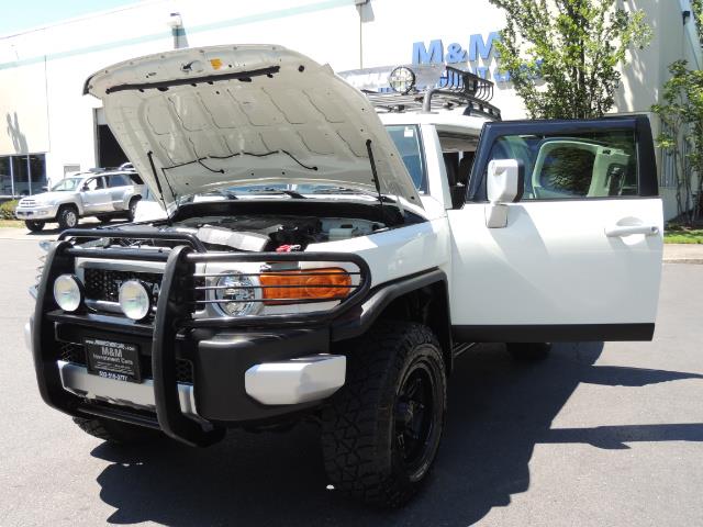 2013 Toyota FJ Cruiser 4X4 / DIFF LOCKS / LIFTED / 1-OWNER - Photo 25 - Portland, OR 97217