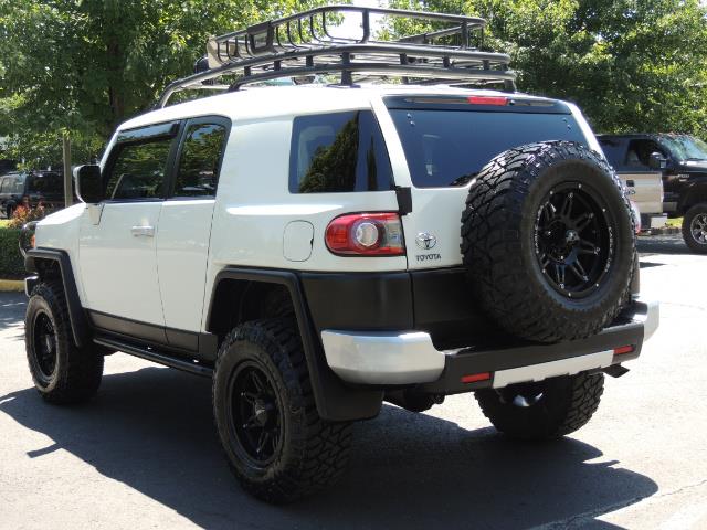 2013 Toyota FJ Cruiser 4X4 / DIFF LOCKS / LIFTED / 1-OWNER - Photo 7 - Portland, OR 97217