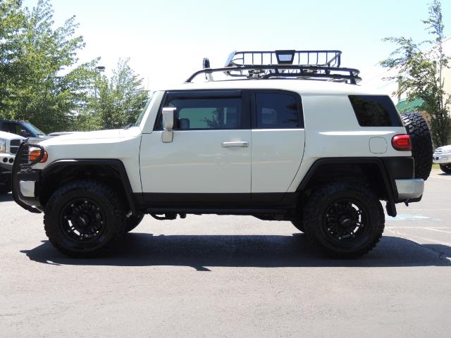 2013 Toyota FJ Cruiser 4X4 / DIFF LOCKS / LIFTED / 1-OWNER - Photo 3 - Portland, OR 97217