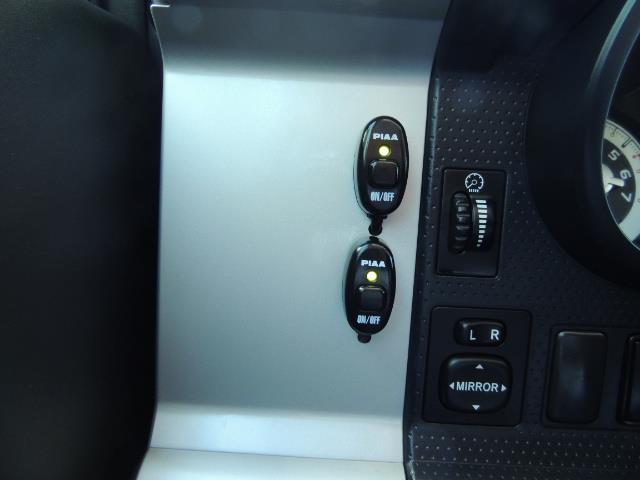 2013 Toyota FJ Cruiser 4X4 / DIFF LOCKS / LIFTED / 1-OWNER - Photo 39 - Portland, OR 97217