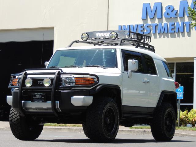 2013 Toyota FJ Cruiser 4X4 / DIFF LOCKS / LIFTED / 1-OWNER - Photo 1 - Portland, OR 97217