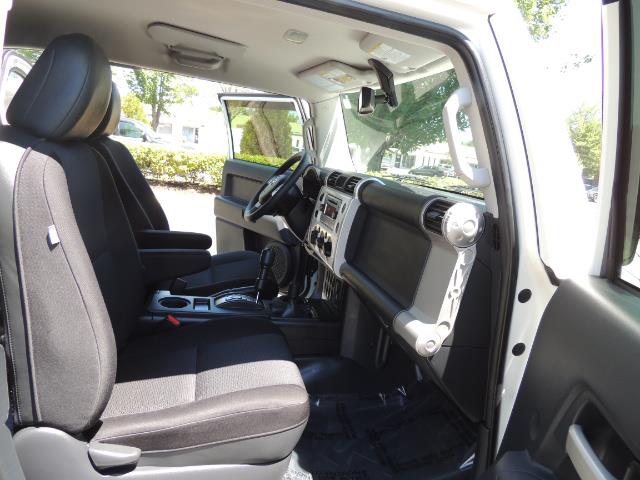 2013 Toyota FJ Cruiser 4X4 / DIFF LOCKS / LIFTED / 1-OWNER - Photo 21 - Portland, OR 97217