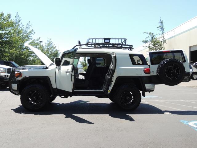 2013 Toyota FJ Cruiser 4X4 / DIFF LOCKS / LIFTED / 1-OWNER - Photo 26 - Portland, OR 97217