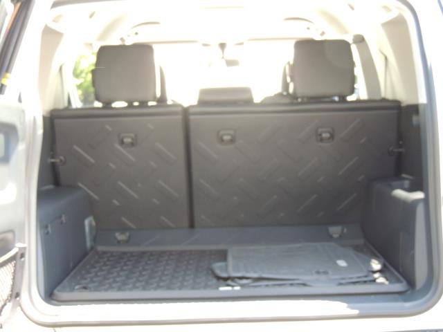 2013 Toyota FJ Cruiser 4X4 / DIFF LOCKS / LIFTED / 1-OWNER - Photo 19 - Portland, OR 97217