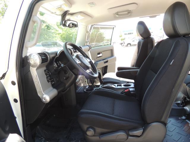 2013 Toyota FJ Cruiser 4X4 / DIFF LOCKS / LIFTED / 1-OWNER - Photo 17 - Portland, OR 97217