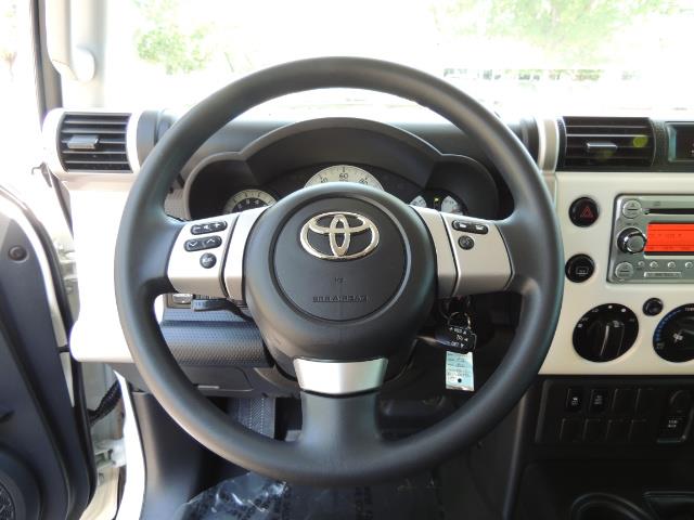 2013 Toyota FJ Cruiser 4X4 / DIFF LOCKS / LIFTED / 1-OWNER - Photo 36 - Portland, OR 97217