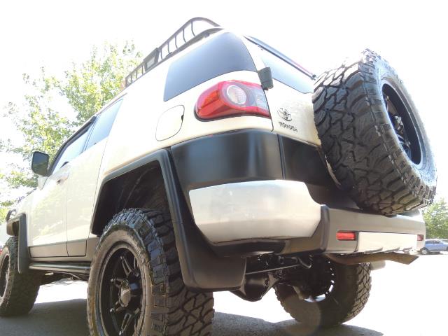 2013 Toyota FJ Cruiser 4X4 / DIFF LOCKS / LIFTED / 1-OWNER - Photo 11 - Portland, OR 97217