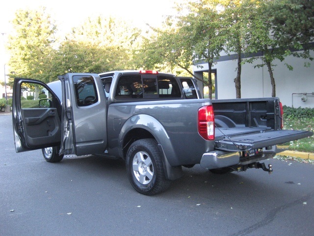 2006 Nissan frontier back window #3