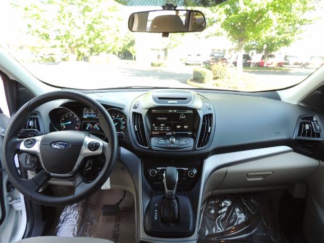 2014 Ford Escape SE / AWD / Panorama Sunroof/ Heated Seats / 1-OWNE - Photo 37 - Portland, OR 97217
