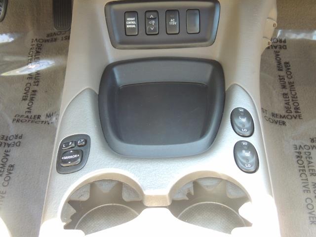 2006 Toyota Sequoia LIMITED 4X4 / 8 SEATS NAVi DVD / FRESH TIMING BELT - Photo 39 - Portland, OR 97217