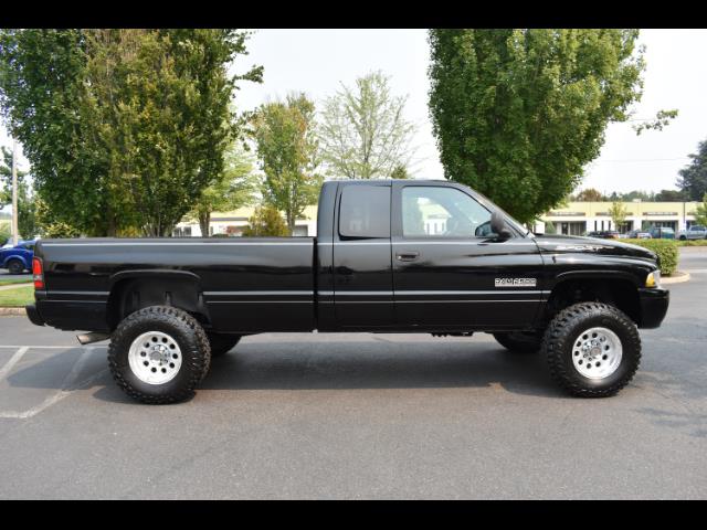 2001 Dodge Ram 2500 SLT Plus / 4X4 / 5.9L DIESEL / Leather / LIFTED - Photo 4 - Portland, OR 97217