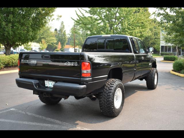 2001 Dodge Ram 2500 SLT Plus / 4X4 / 5.9L DIESEL / Leather / LIFTED - Photo 8 - Portland, OR 97217