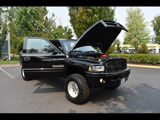 2001 Dodge Ram 2500 SLT Plus / 4X4 / 5.9L DIESEL / Leather / LIFTED - Photo 29 - Portland, OR 97217