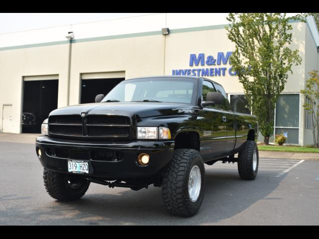 2001 Dodge Ram 2500 SLT Plus / 4X4 / 5.9L DIESEL / Leather / LIFTED - Photo 1 - Portland, OR 97217