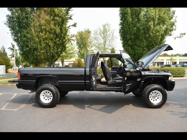2001 Dodge Ram 2500 SLT Plus / 4X4 / 5.9L DIESEL / Leather / LIFTED - Photo 24 - Portland, OR 97217
