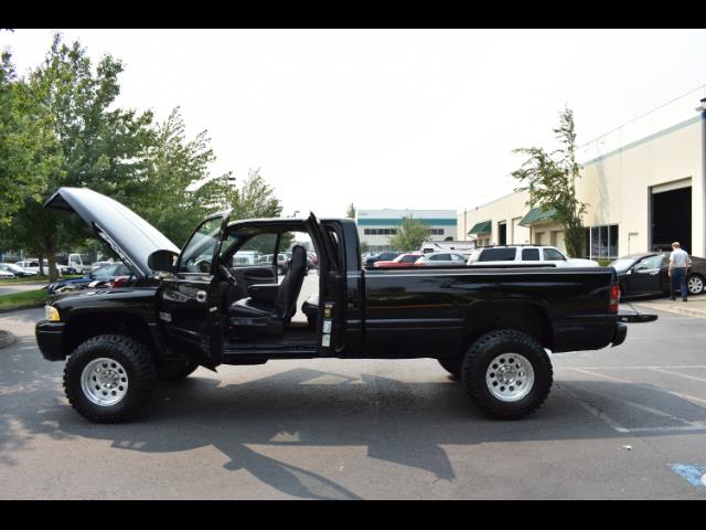 2001 Dodge Ram 2500 SLT Plus / 4X4 / 5.9L DIESEL / Leather / LIFTED - Photo 26 - Portland, OR 97217
