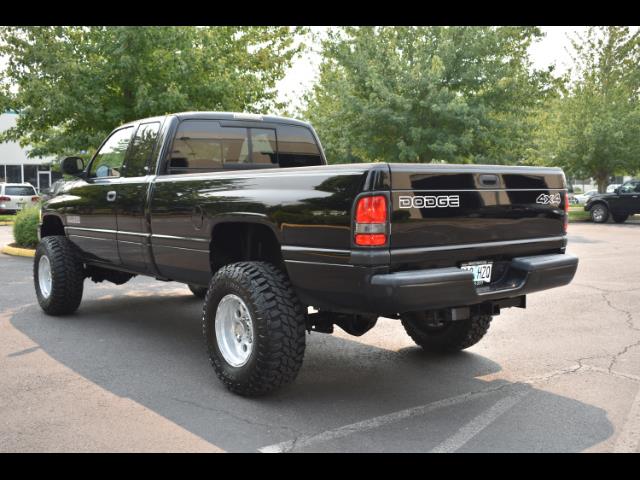 2001 Dodge Ram 2500 SLT Plus / 4X4 / 5.9L DIESEL / Leather / LIFTED - Photo 7 - Portland, OR 97217