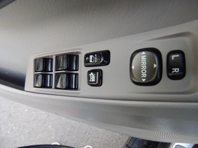 2007 Toyota 4Runner V6 4X4 / 3RD SEAT / DIFF LOCK / 1-OWNER / LIFTED - Photo 33 - Portland, OR 97217