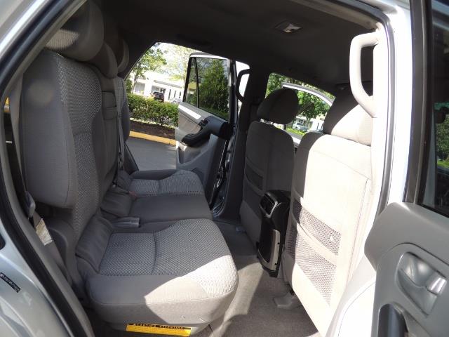 2007 Toyota 4Runner V6 4X4 / 3RD SEAT / DIFF LOCK / 1-OWNER / LIFTED - Photo 17 - Portland, OR 97217