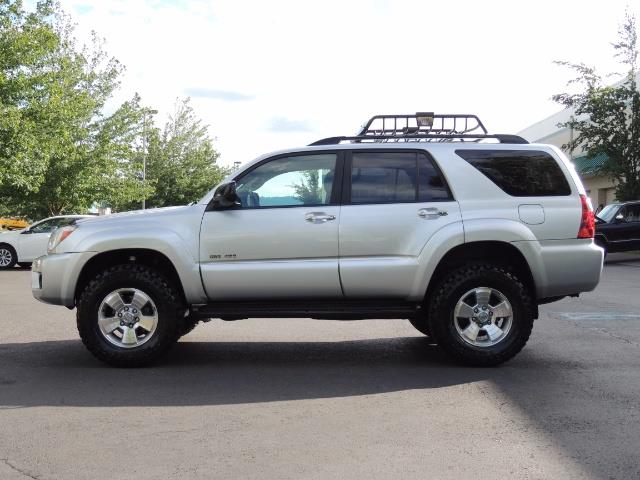2007 Toyota 4Runner V6 4X4 / 3RD SEAT / DIFF LOCK / 1-OWNER / LIFTED - Photo 3 - Portland, OR 97217