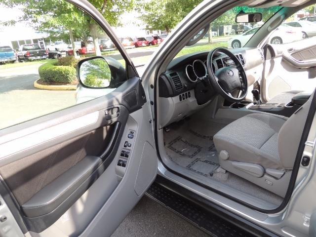 2007 Toyota 4Runner V6 4X4 / 3RD SEAT / DIFF LOCK / 1-OWNER / LIFTED - Photo 13 - Portland, OR 97217