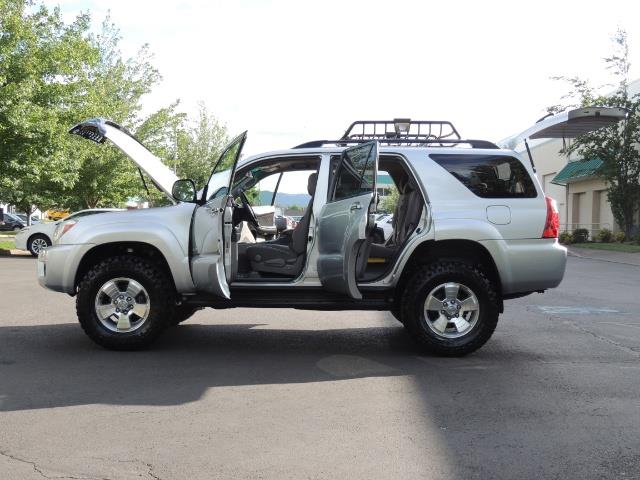 2007 Toyota 4Runner V6 4X4 / 3RD SEAT / DIFF LOCK / 1-OWNER / LIFTED - Photo 21 - Portland, OR 97217