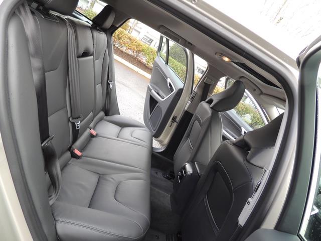 2017 Volvo V60 T5 Premier/ Leather / Heated Seats / Navigation - Photo 16 - Portland, OR 97217