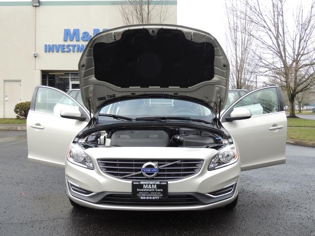 2017 Volvo V60 T5 Premier/ Leather / Heated Seats / Navigation - Photo 32 - Portland, OR 97217