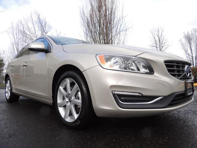 2017 Volvo V60 T5 Premier/ Leather / Heated Seats / Navigation - Photo 12 - Portland, OR 97217